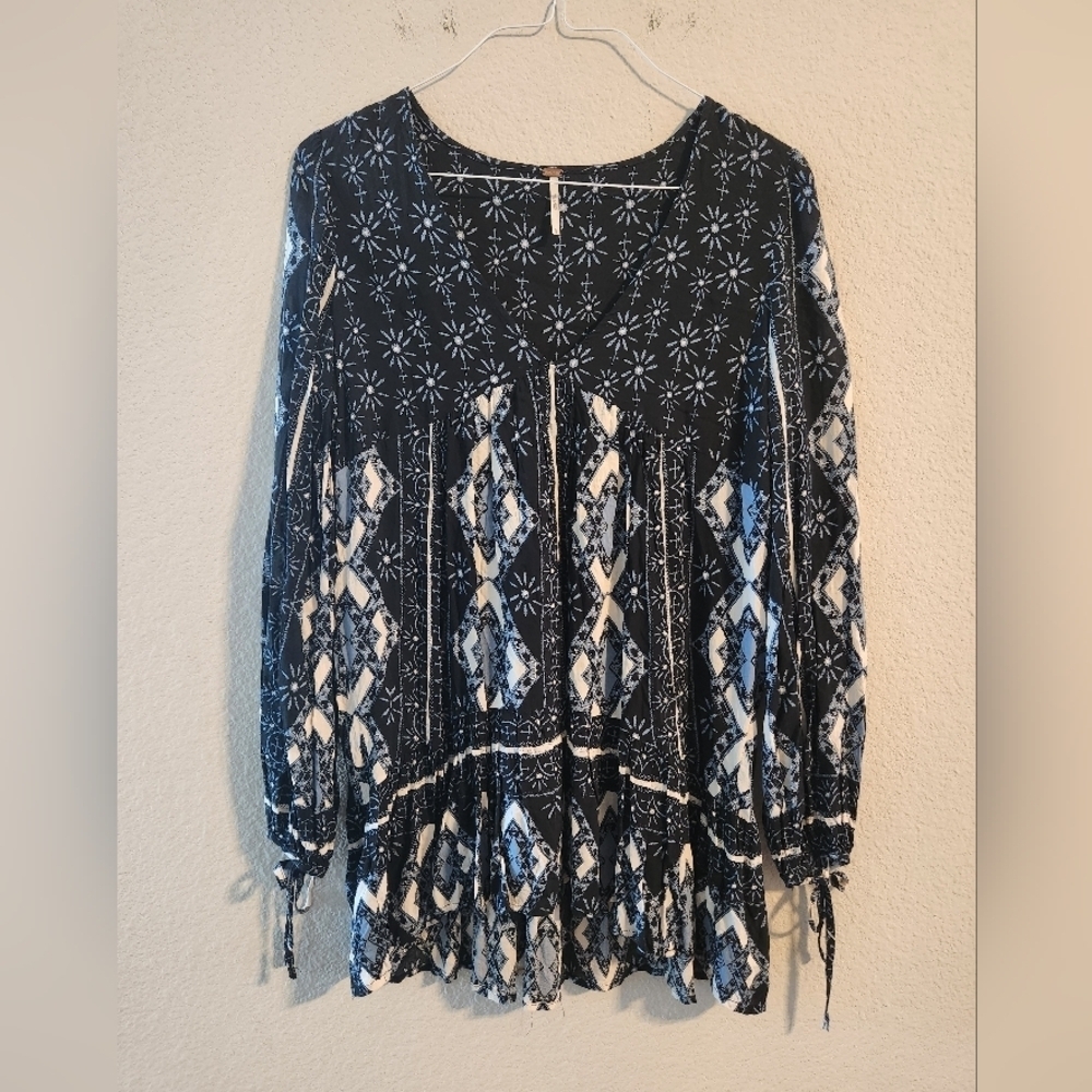 Free People Down By The Bay Tunic Blue Floral Print size small